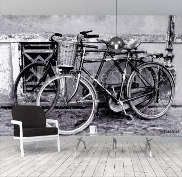 Picture of Black and white old bicycle